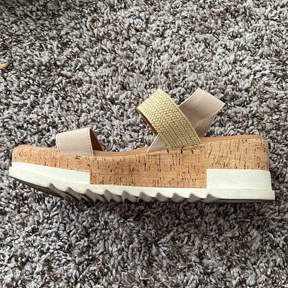 Steve Madden Kabel Wedge Sandals - Picture 8 of 8